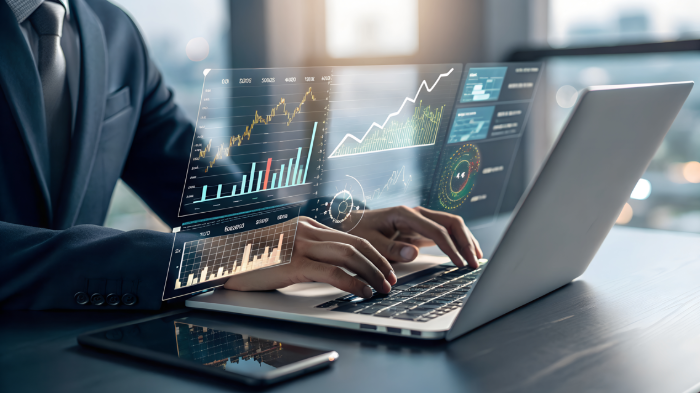 金融開発支援：リバースエンジニアリングによる品質強化と開発効率化