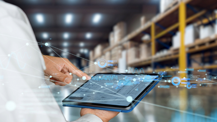 レガシーシステムとは？脱却が進まない要因と3つの脱却方法を解説【チェックリスト付き】